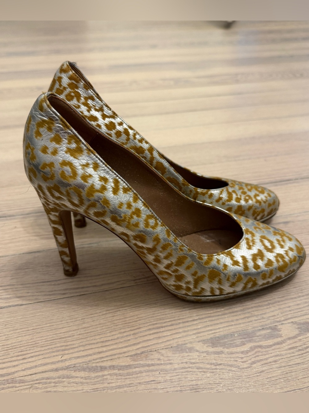 Vanessa Bruno Women’s Metallic Leopard Print Leather Platform Pumps 39